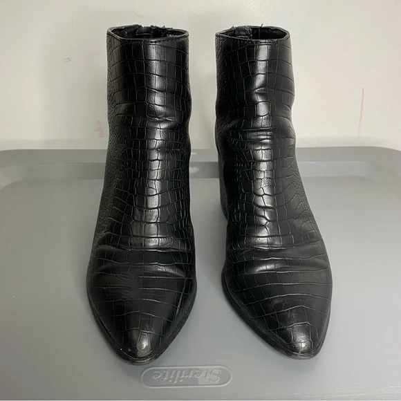 Steve Madden Jillian Croc Embossed Black PU Leather Pointy Toe Ankle Boots 9.5 - Picture 4 of 12